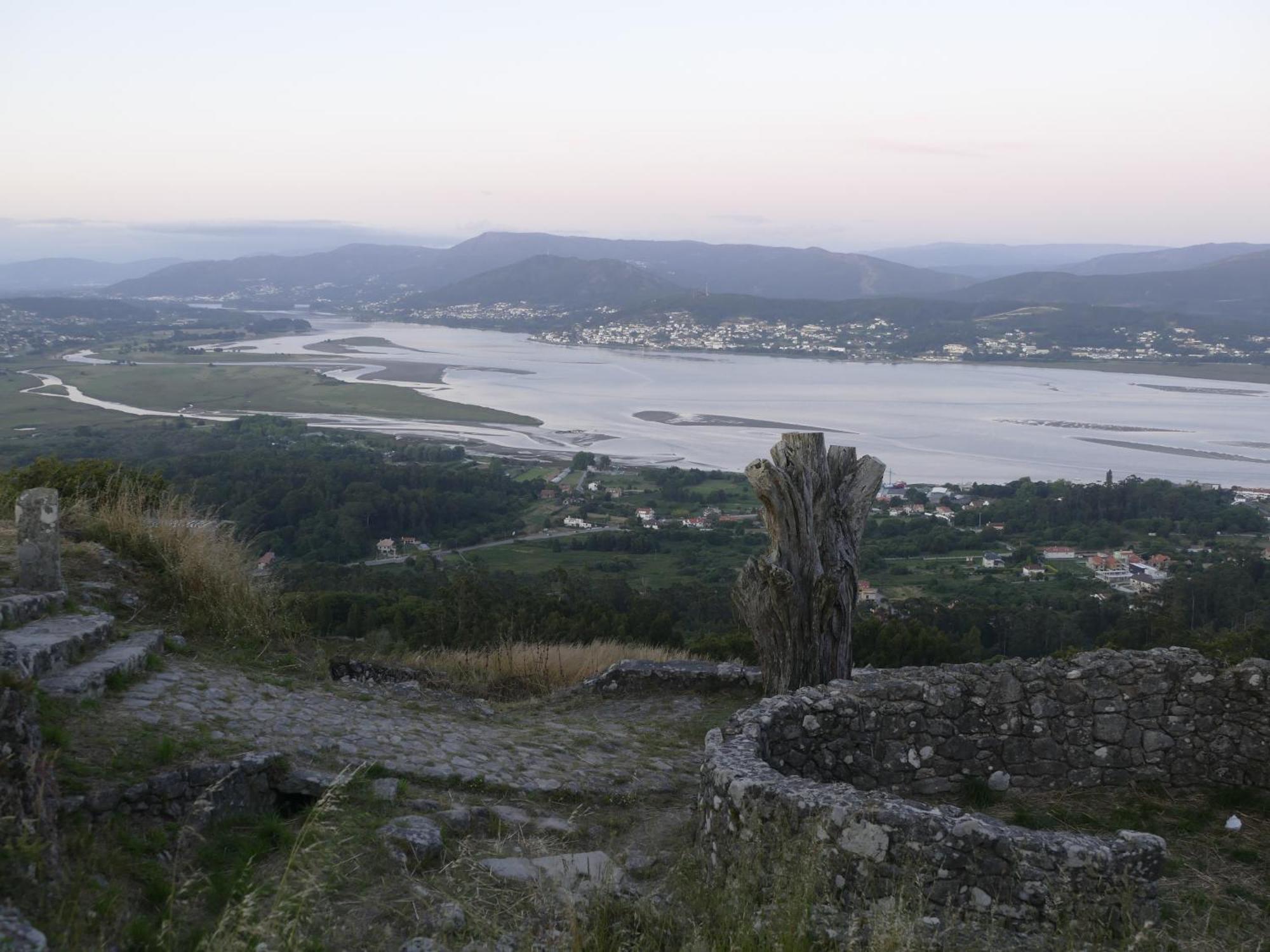 Casita A Estrenar En Finca Con Rio Proxima A Tui, Gondomar Y Portugal. Exterior foto